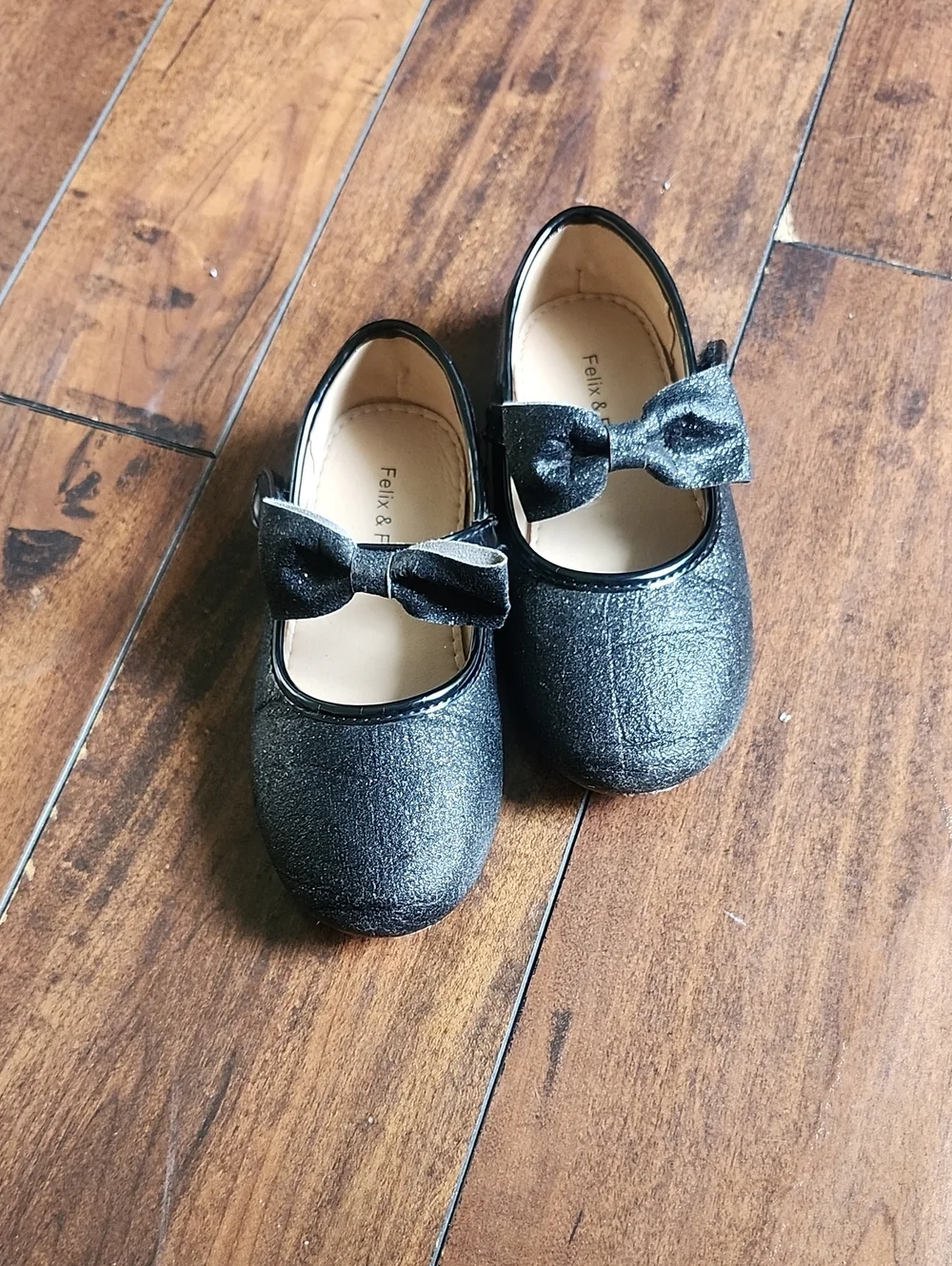 Felix & Flora Toddler Size 9 Black Glitter Bow Shoes